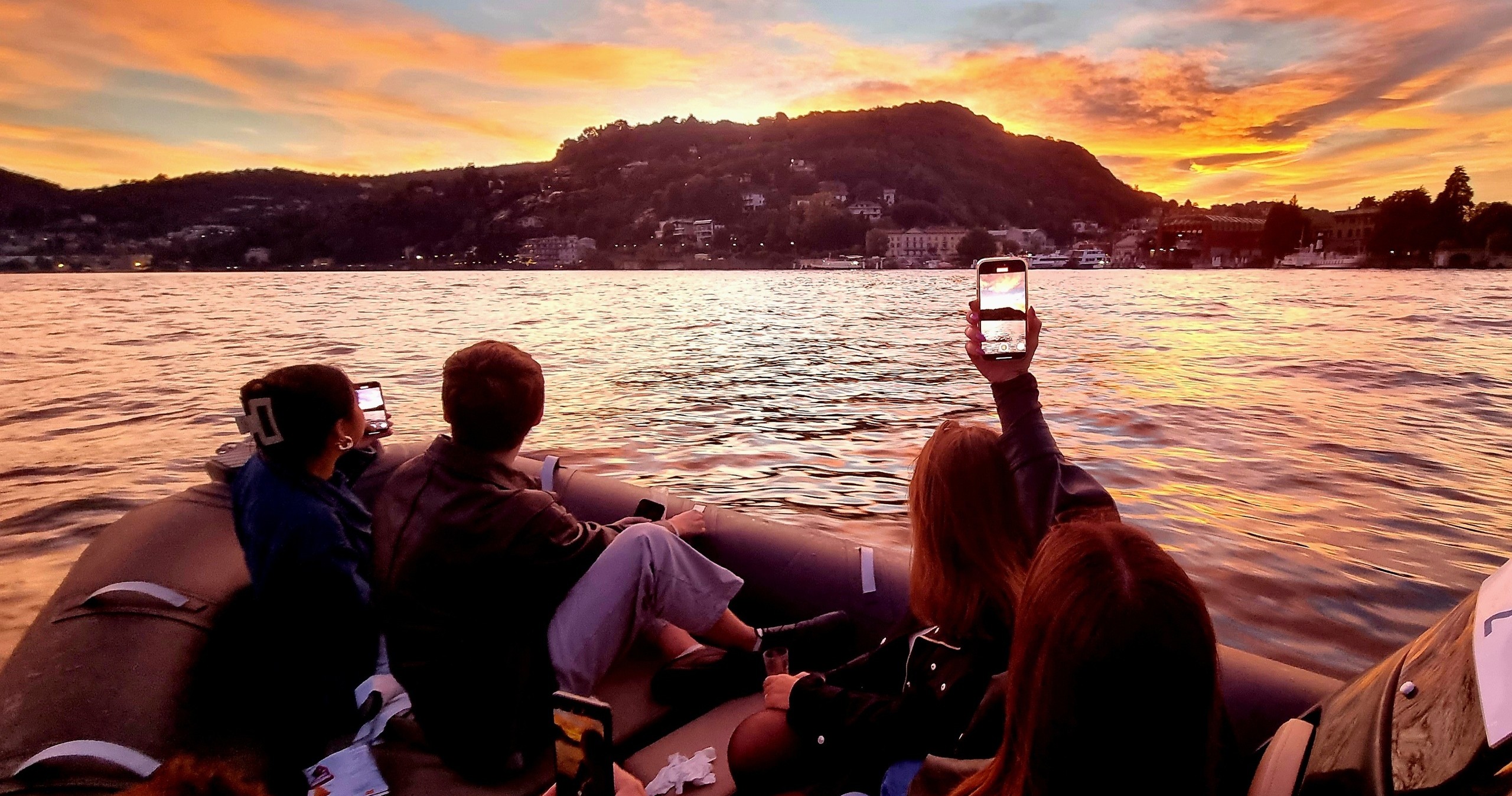 Crucero de aperitivo con Prosecco al atardecer