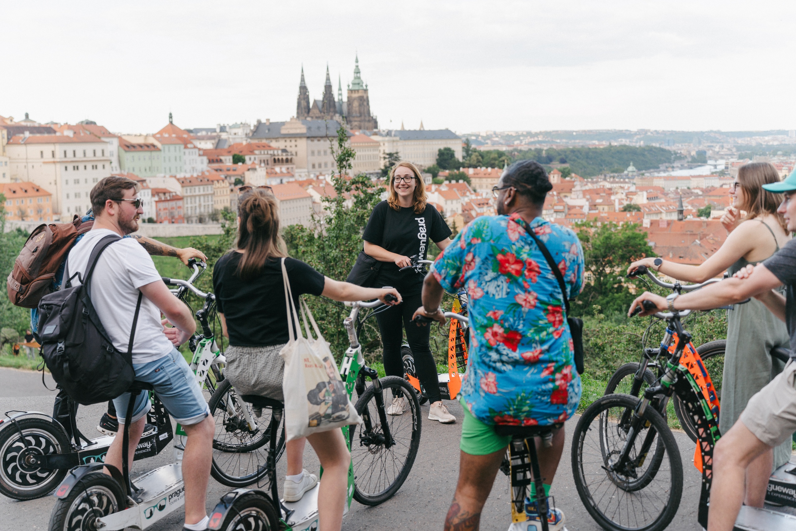 Gran tour de Praga en e-scooter: grupo abierto