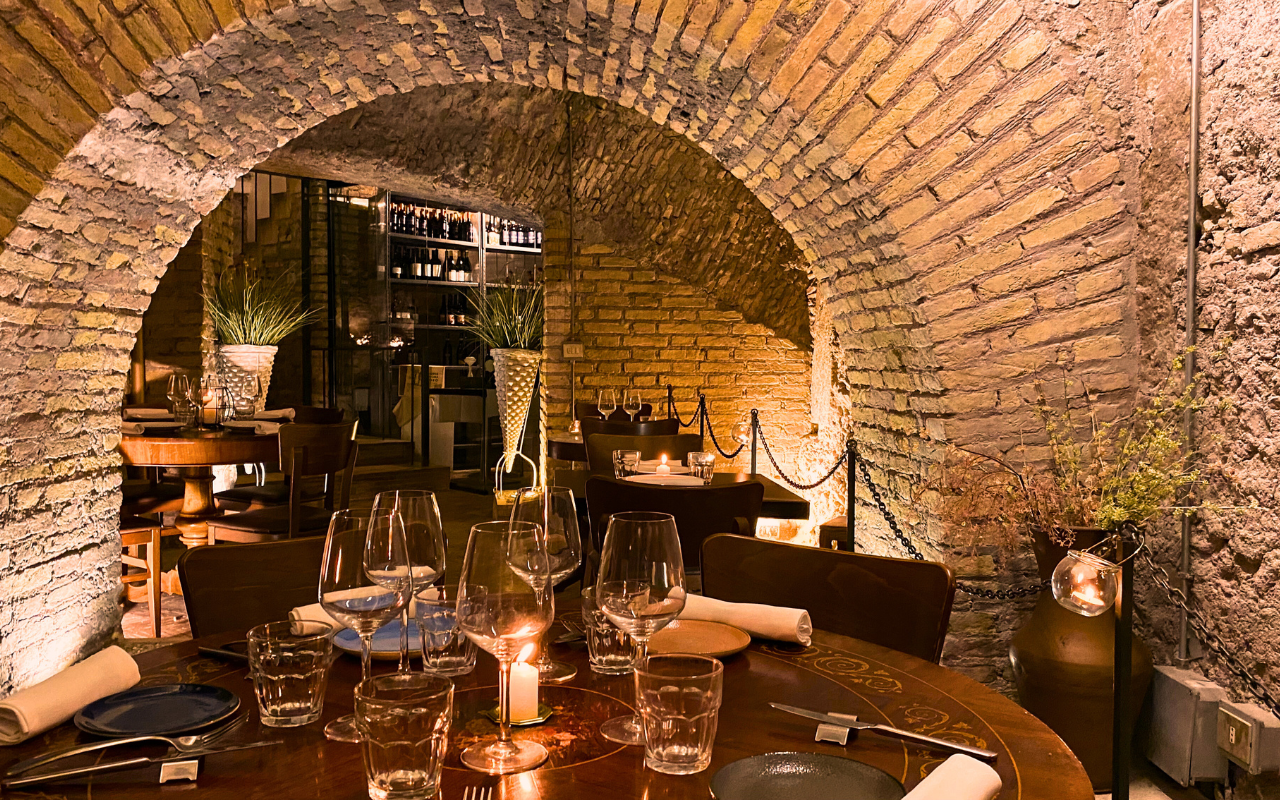 Cata de vino y comida en las Termas de Agripa