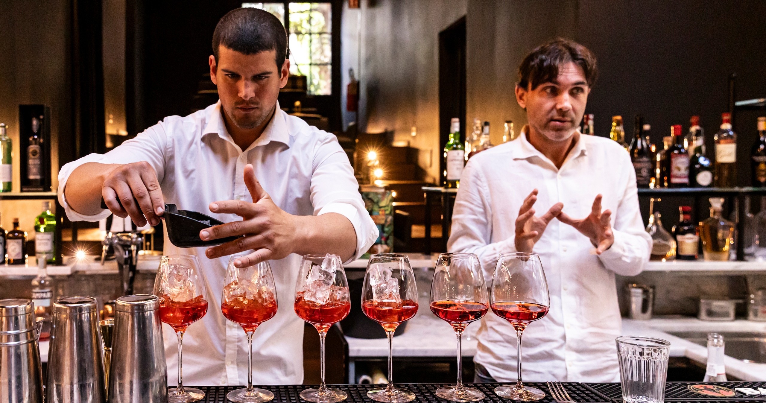 Roma de noche: golf cart VIP con bebidas y bocados